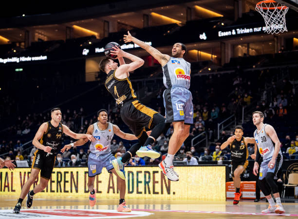 在节目中透 在节目中透